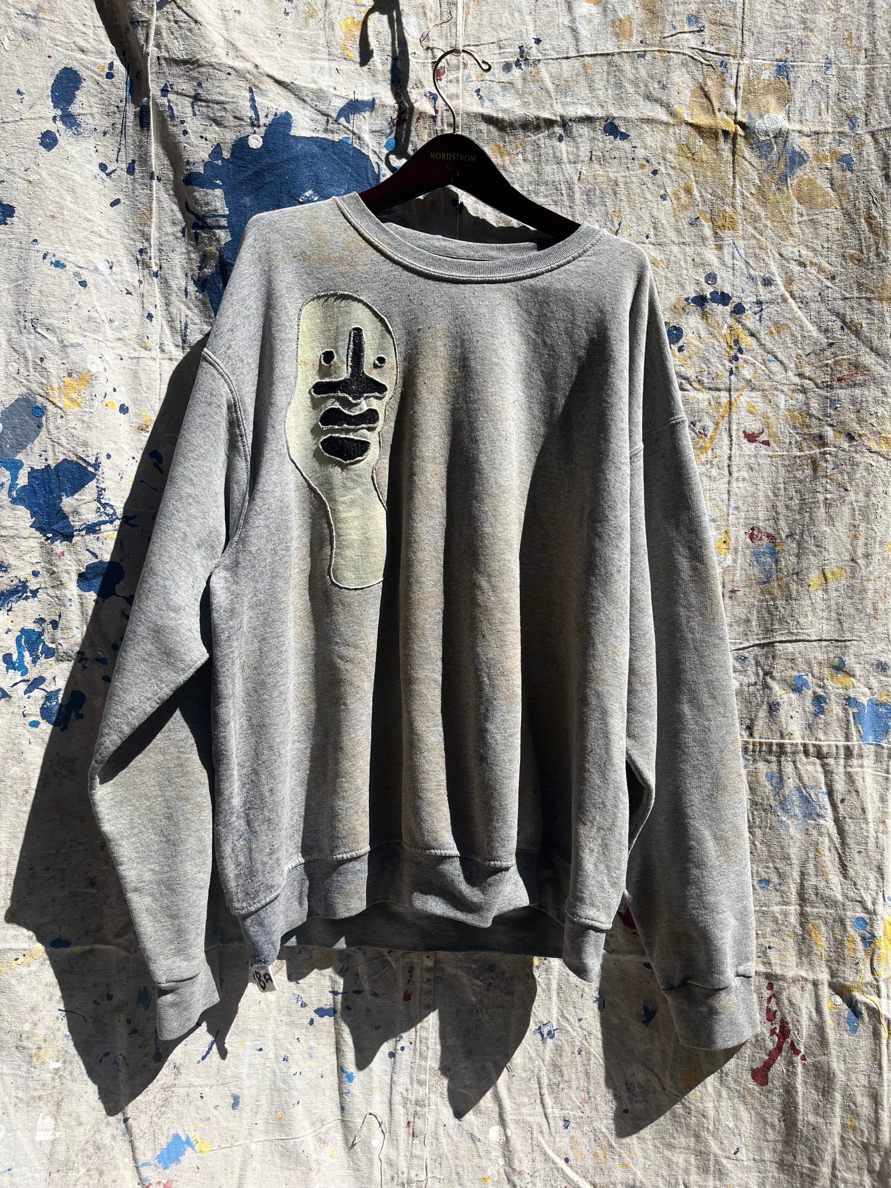 Embroidered 2 tone crewneck