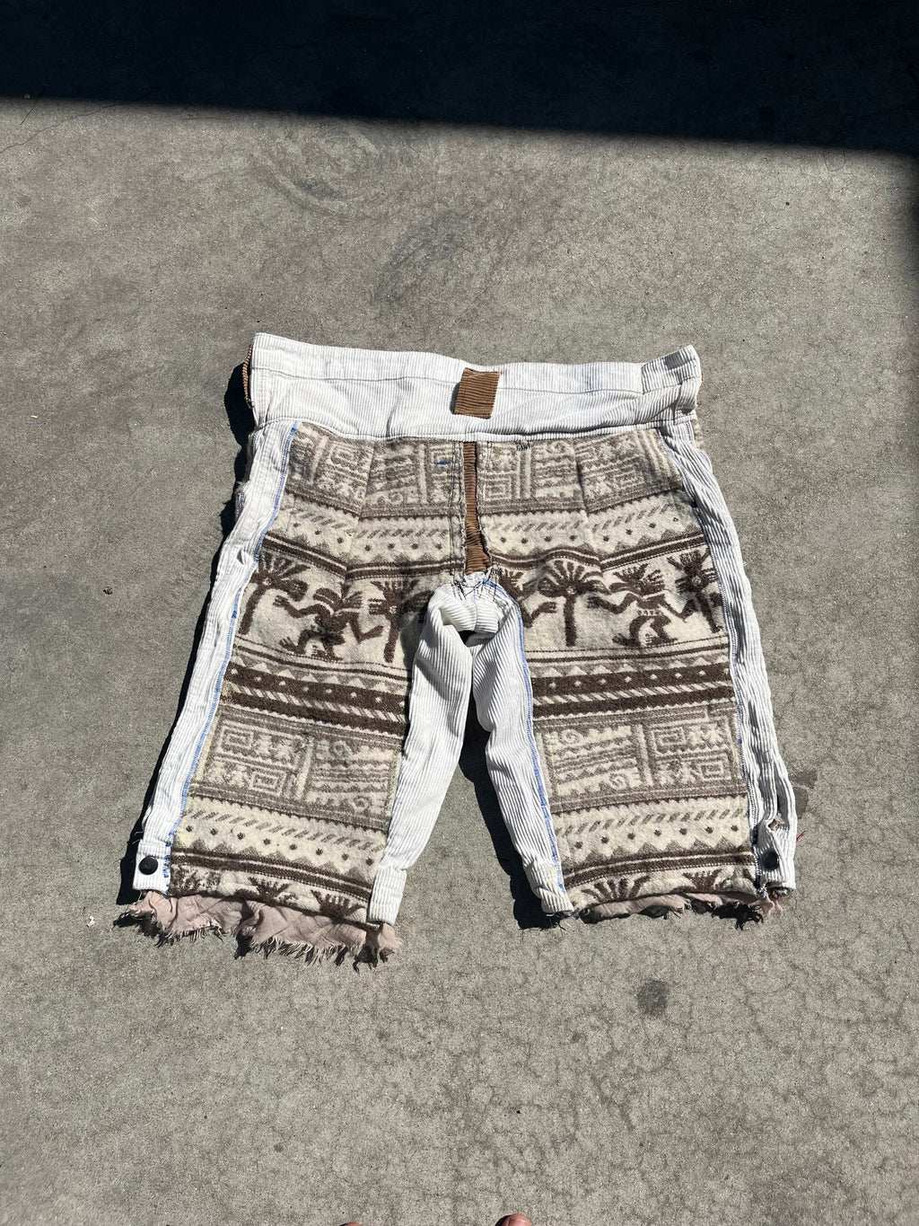 Desert snow shorts